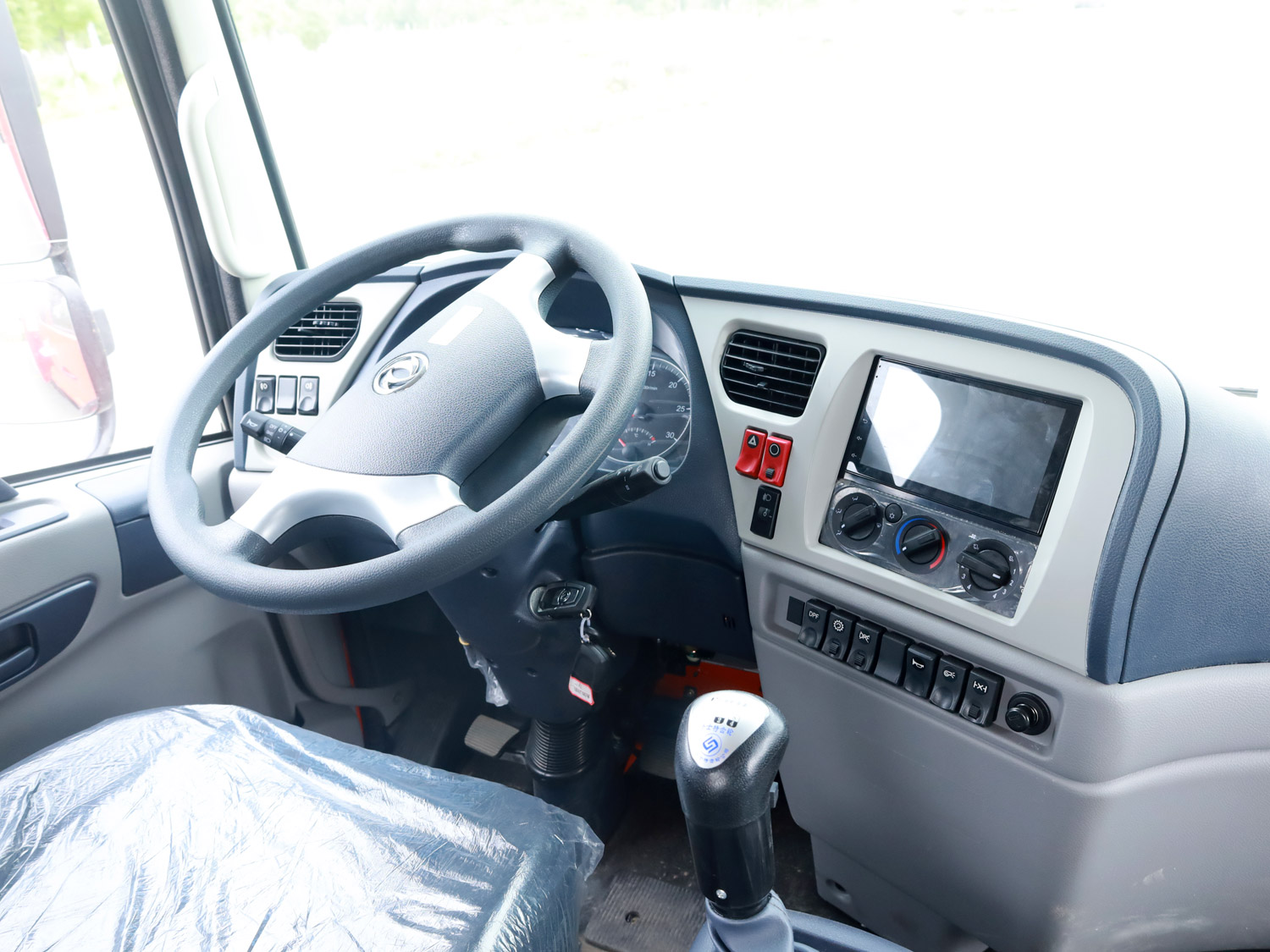 東風天錦VR小三軸平板運輸車 東風天錦VR小三軸平板運輸車