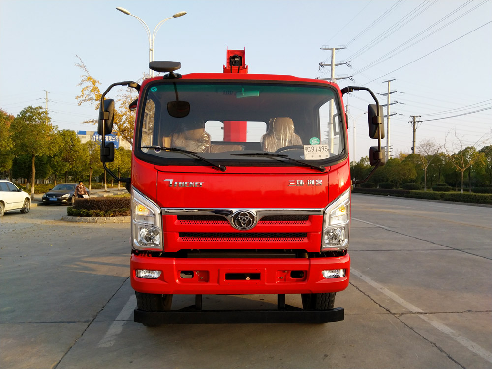 三環T3創客排半駕駛室單橋上裝三一7噸直臂式吊機 三環T3創客排半駕駛室單橋上裝三一7噸直臂式吊機