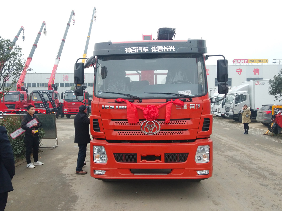 三環(huán)T280昊龍駕駛室氣囊橋上裝長興10噸直臂式吊機(jī) 三環(huán)T280昊龍駕駛室氣囊橋上裝長興10噸直臂式吊機(jī)