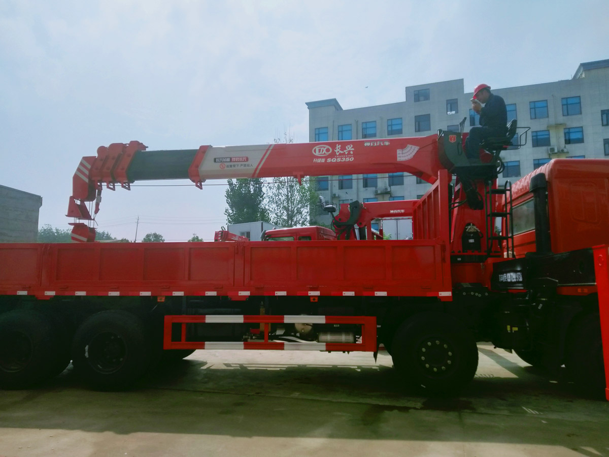 三環T280昊龍前四后八上裝長興14噸直臂式吊機 三環T280昊龍前四后八上裝長興14噸直臂式吊機