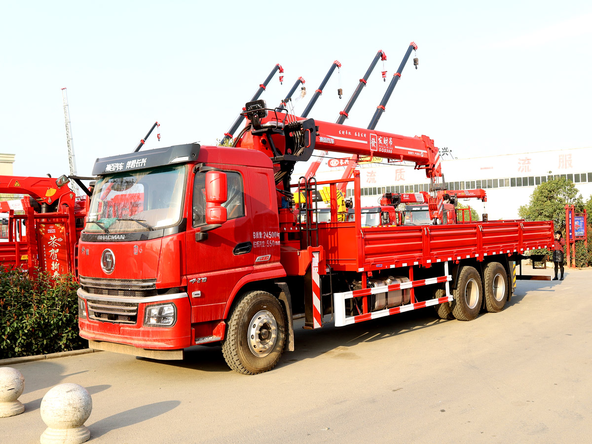 陜汽軒德翼6后雙橋上裝發財12噸直臂式吊機 陜汽軒德翼6后雙橋上裝發財12噸直臂式吊機