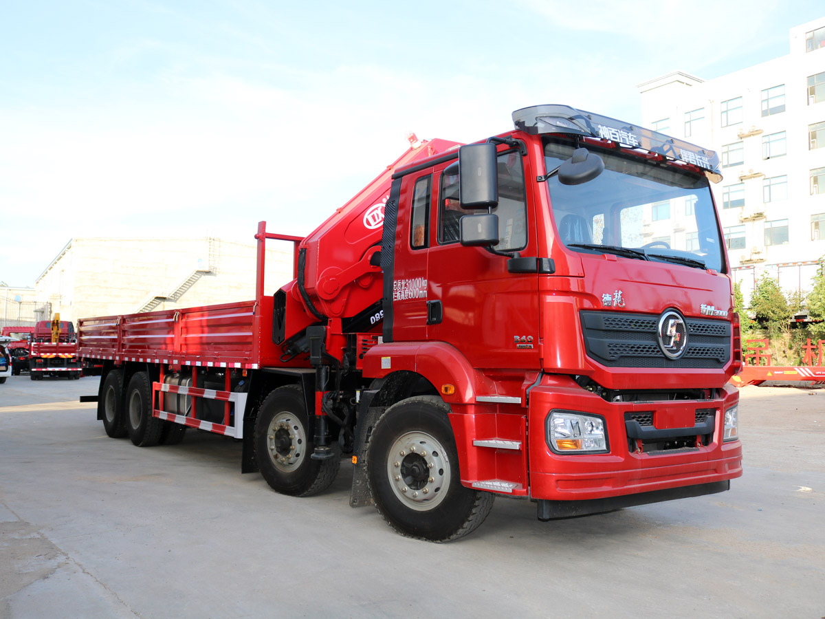 陜汽德龍新M3000前四后八上裝長興30噸折臂式吊機 陜汽德龍新M3000前四后八上裝長興30噸折臂式吊機