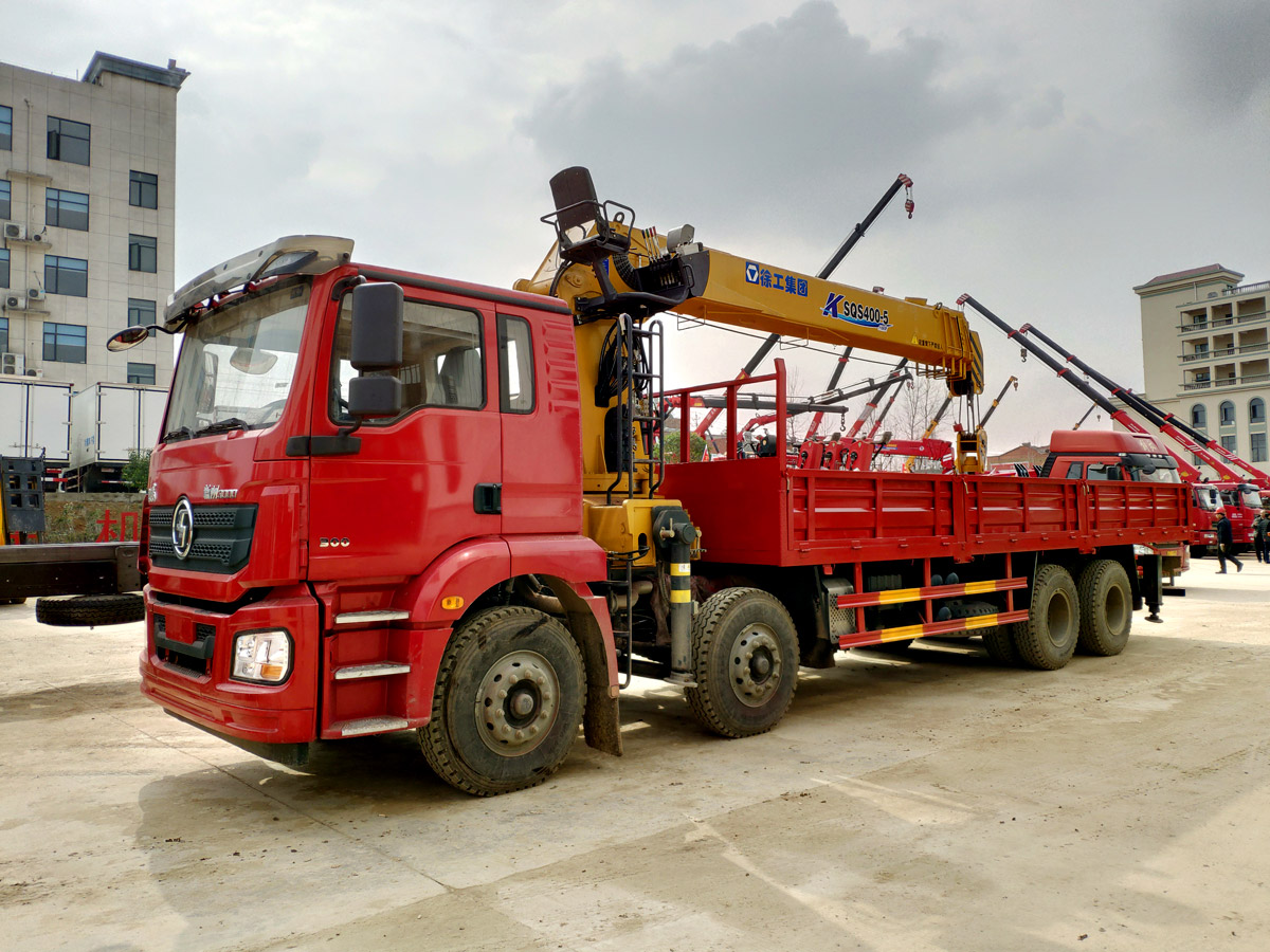 陜汽德龍新M3000駕駛室前四后八上裝徐工16噸直臂式吊機(jī) 陜汽德龍新M3000駕駛室前四后八上裝徐工16噸直臂式吊機(jī)