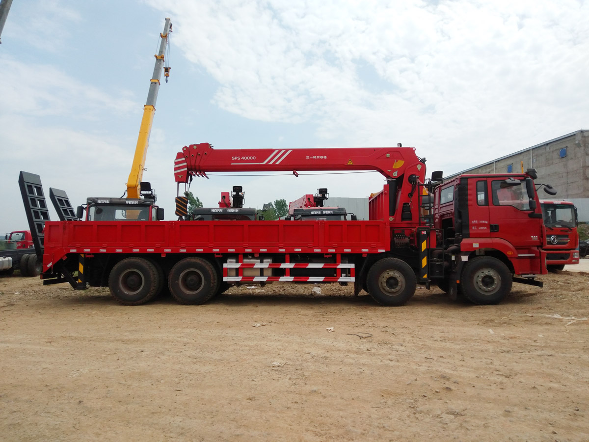 陜汽德龍新M3000駕駛室前四后八上裝三一16噸直臂式吊機(jī) 陜汽德龍新M3000駕駛室前四后八上裝三一16噸直臂式吊機(jī)