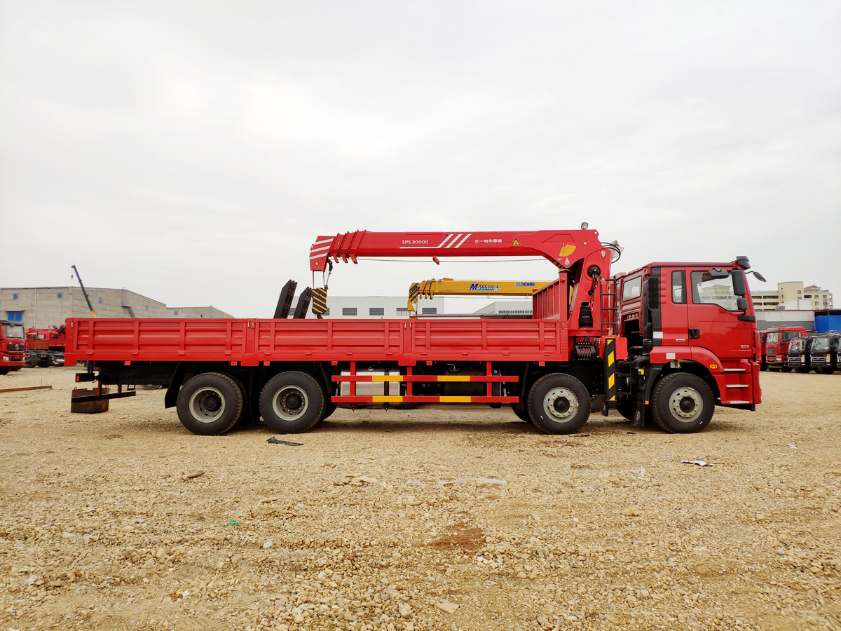 陜汽德龍新M3000駕駛室前四后八上裝三一12噸直臂式吊機(jī) 陜汽德龍新M3000駕駛室前四后八上裝三一12噸直臂式吊機(jī)