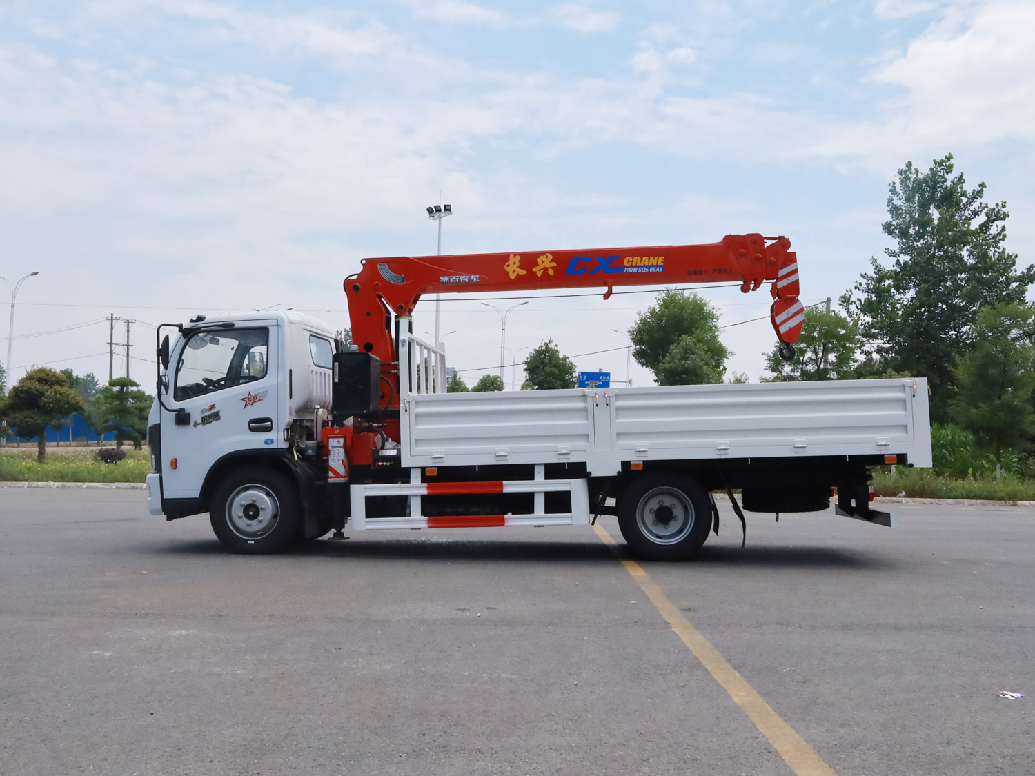 東風多利卡D7單排上裝長興5噸直臂式吊機 東風多利卡D7單排上裝長興5噸直臂式吊機