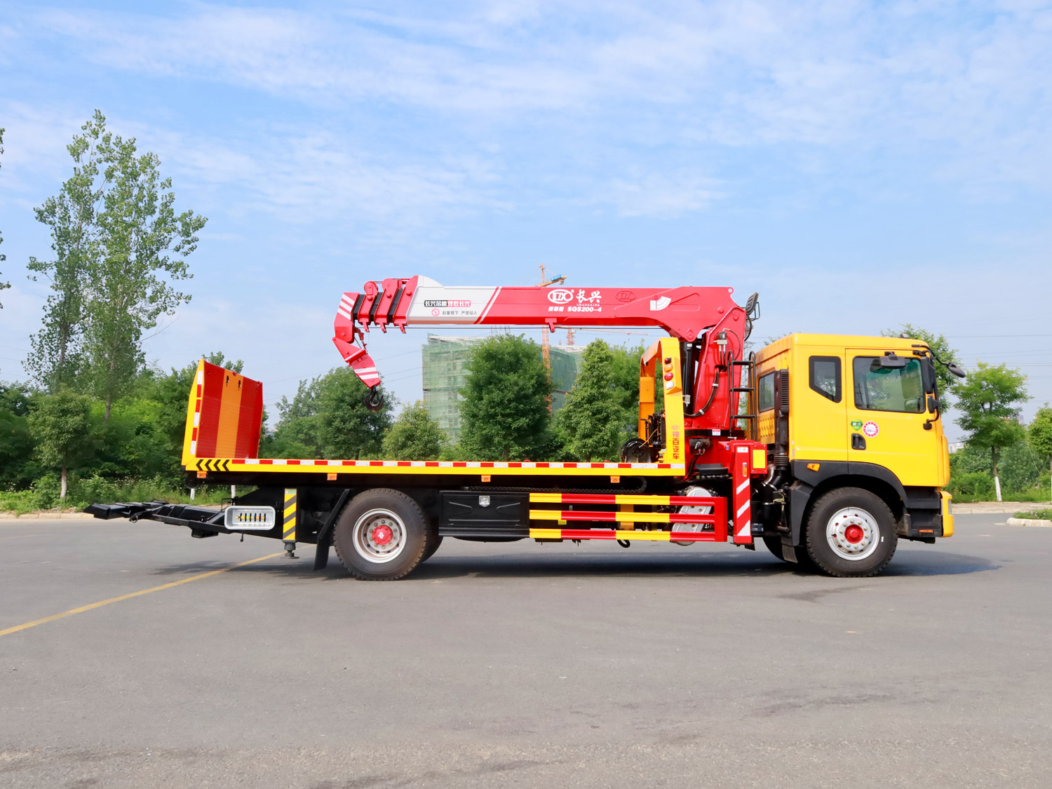 東風多利卡D9排半上裝長興8噸直臂式吊機(清障帶吊) 東風多利卡D9排半上裝長興8噸直臂式吊機(清障帶吊)