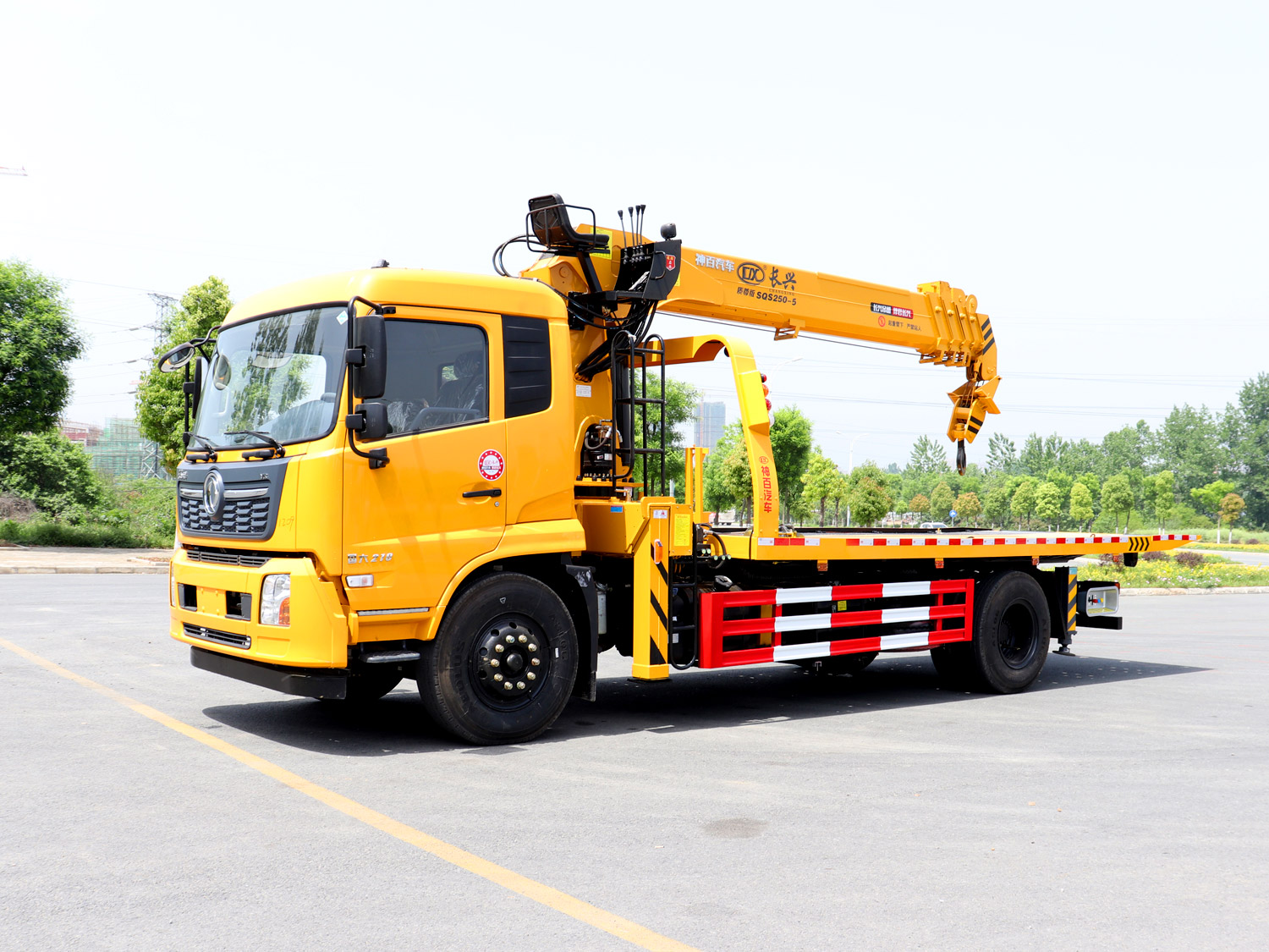 東風(fēng)天錦VR上裝長興10噸直臂式吊機(清障帶吊) 東風(fēng)天錦VR上裝長興10噸直臂式吊機(清障帶吊)