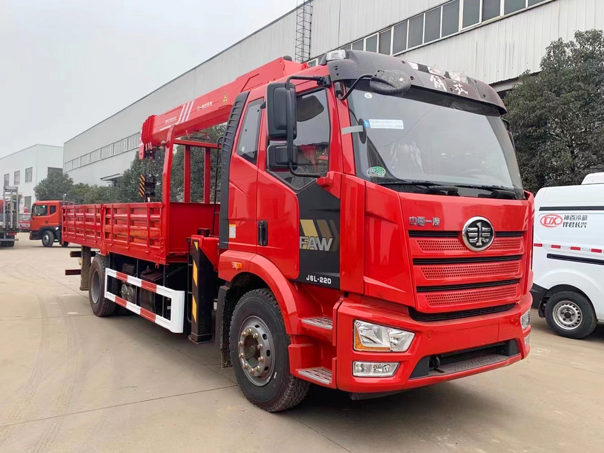 解放J6L排半駕駛室單橋上裝三一8噸直臂式吊機(jī) 解放J6L排半駕駛室單橋上裝三一8噸直臂式吊機(jī)