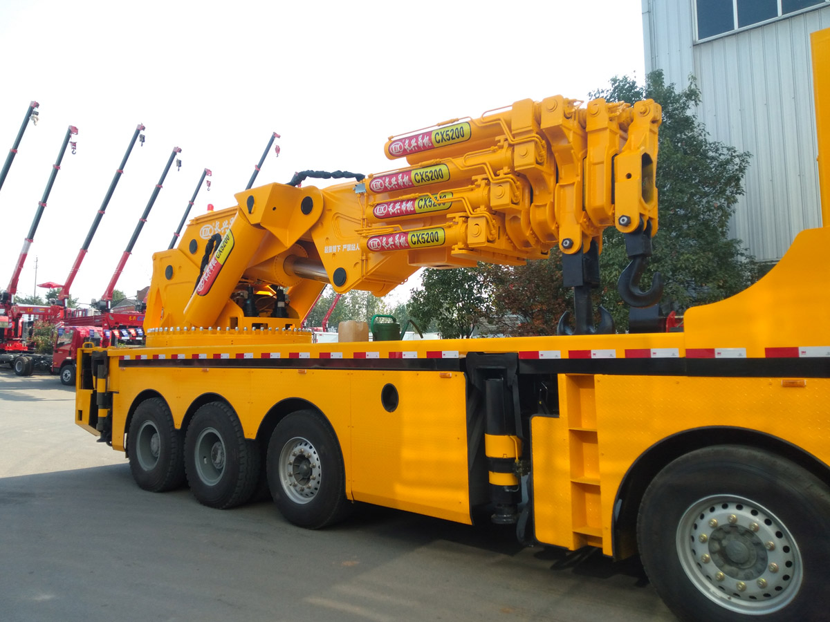 重汽豪沃五軸上裝長興130噸汽車起重機 重汽豪沃五軸上裝長興130噸汽車起重機