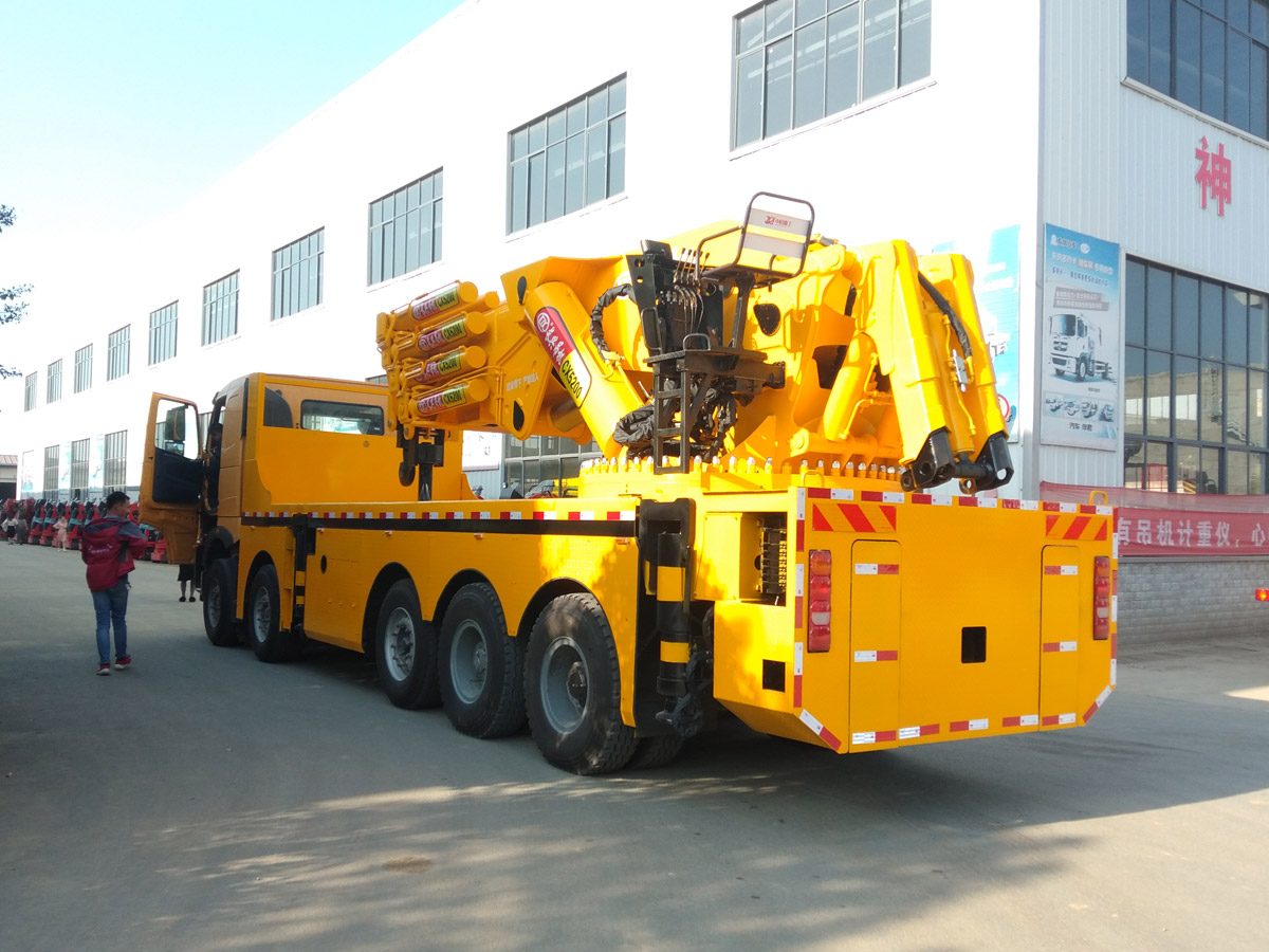 重汽豪沃五軸上裝長興130噸汽車起重機 重汽豪沃五軸上裝長興130噸汽車起重機