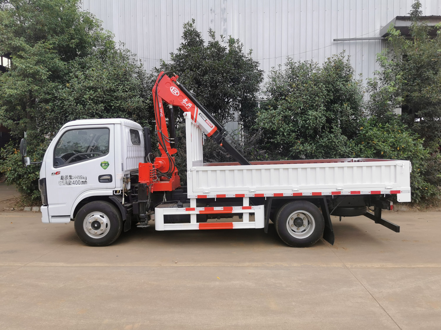 東風多利卡D6單排上裝長興1.8噸折臂吊機 東風多利卡D6單排上裝長興1.8噸折臂吊機