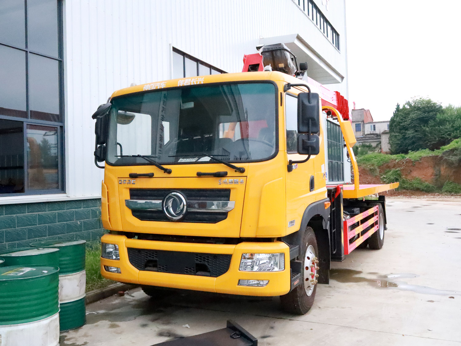 東風多利卡D9排半駕駛室單橋上裝三一8噸直臂式吊機 東風多利卡D9排半駕駛室單橋上裝三一8噸直臂式吊機