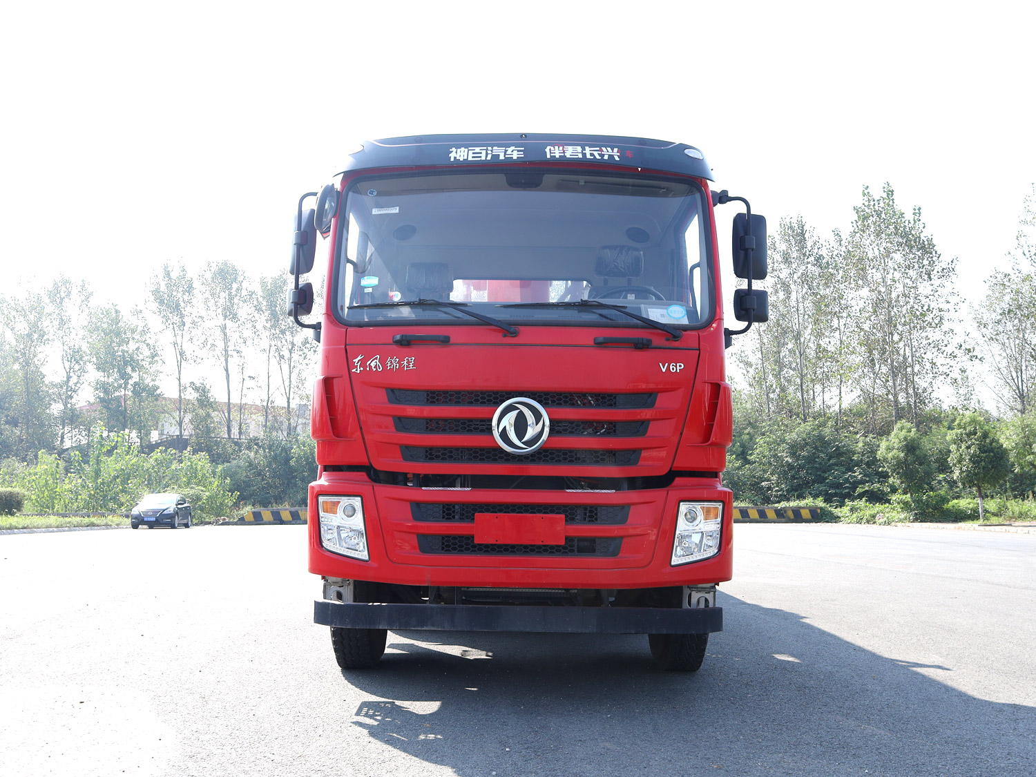 東風錦程V6P前四后八上裝長興12噸直臂式吊機 東風錦程V6P前四后八上裝長興12噸直臂式吊機