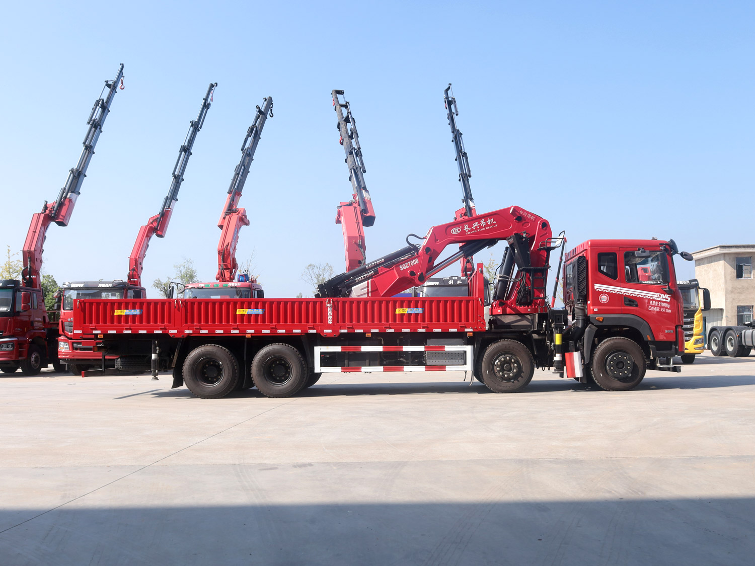 東風(fēng)華神DV5前四后八上裝長(zhǎng)興35噸折臂式吊機(jī) 東風(fēng)華神DV5前四后八上裝長(zhǎng)興35噸折臂式吊機(jī)