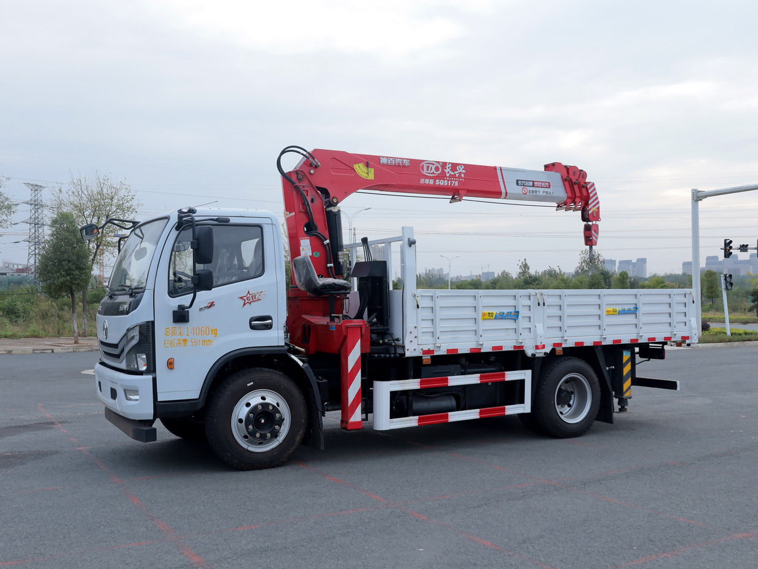 東風多利卡D7單排上裝長興7噸直臂式吊機 東風多利卡D7單排上裝長興7噸直臂式吊機