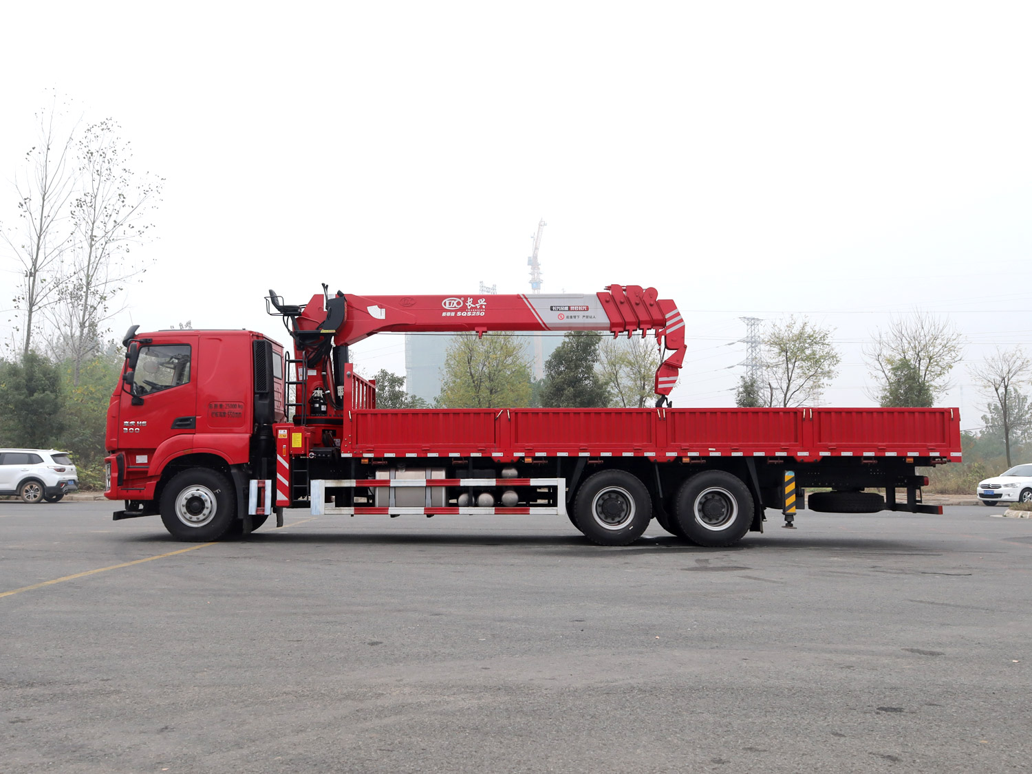 上汽紅巖杰虎H6后雙橋上裝長興10噸直臂式吊機 上汽紅巖杰虎H6后雙橋上裝長興10噸直臂式吊機