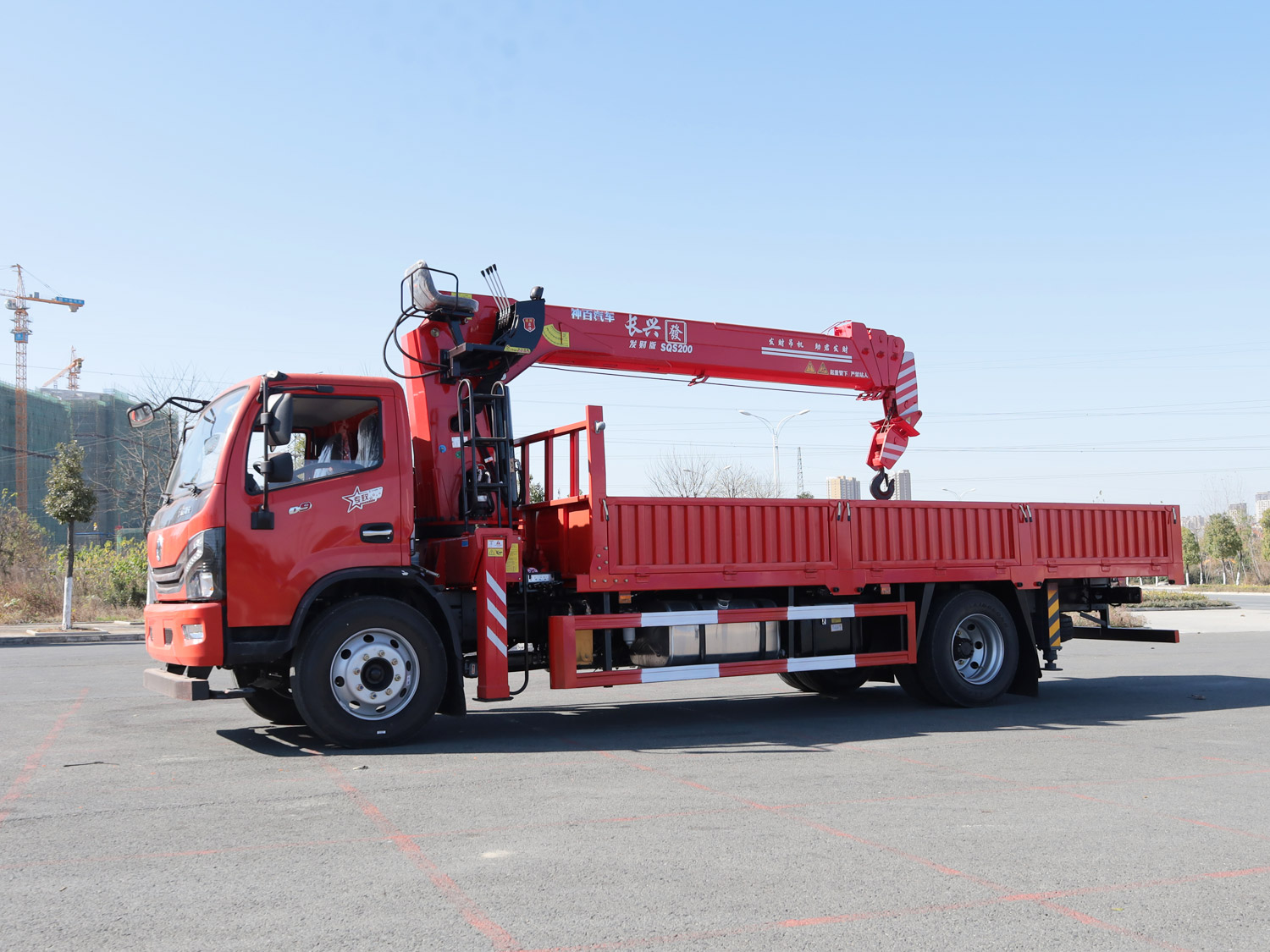 東風多利卡D8單排上裝發財8噸直臂式吊機 東風多利卡D8單排上裝發財8噸直臂式吊機