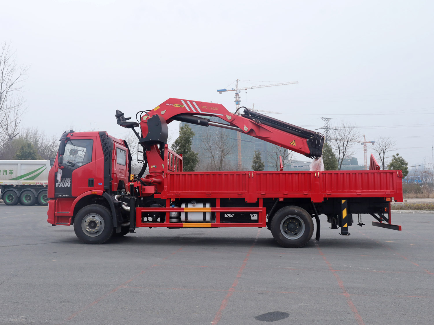 解放J6L單排上裝三一16噸折臂式吊機 解放J6L單排上裝三一16噸折臂式吊機