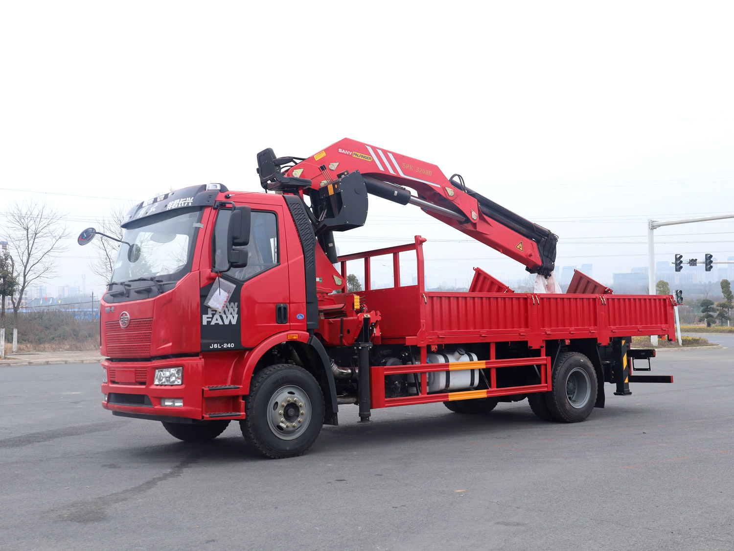 解放J6L單排上裝三一16噸折臂式吊機 解放J6L單排上裝三一16噸折臂式吊機