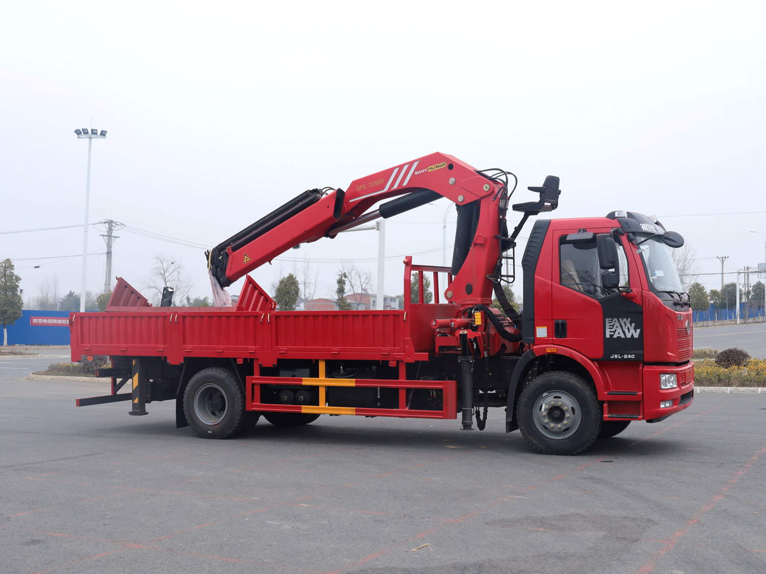 解放J6L單排上裝三一16噸折臂式吊機 解放J6L單排上裝三一16噸折臂式吊機