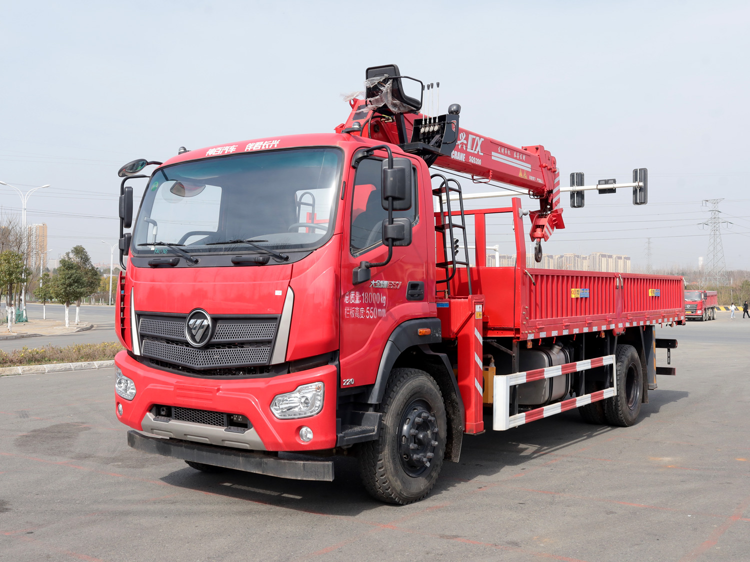 福田大金剛單排上裝長興發財版8噸直臂式吊機 福田大金剛單排上裝長興發財版8噸直臂式吊機