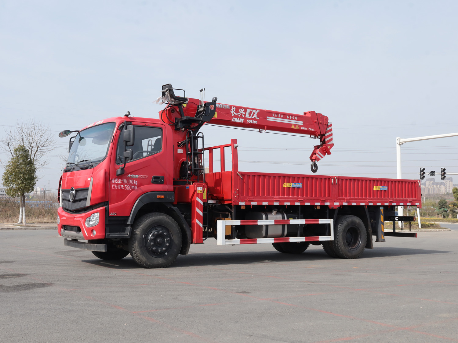 福田大金剛單排上裝長興發財版8噸直臂式吊機 福田大金剛單排上裝長興發財版8噸直臂式吊機