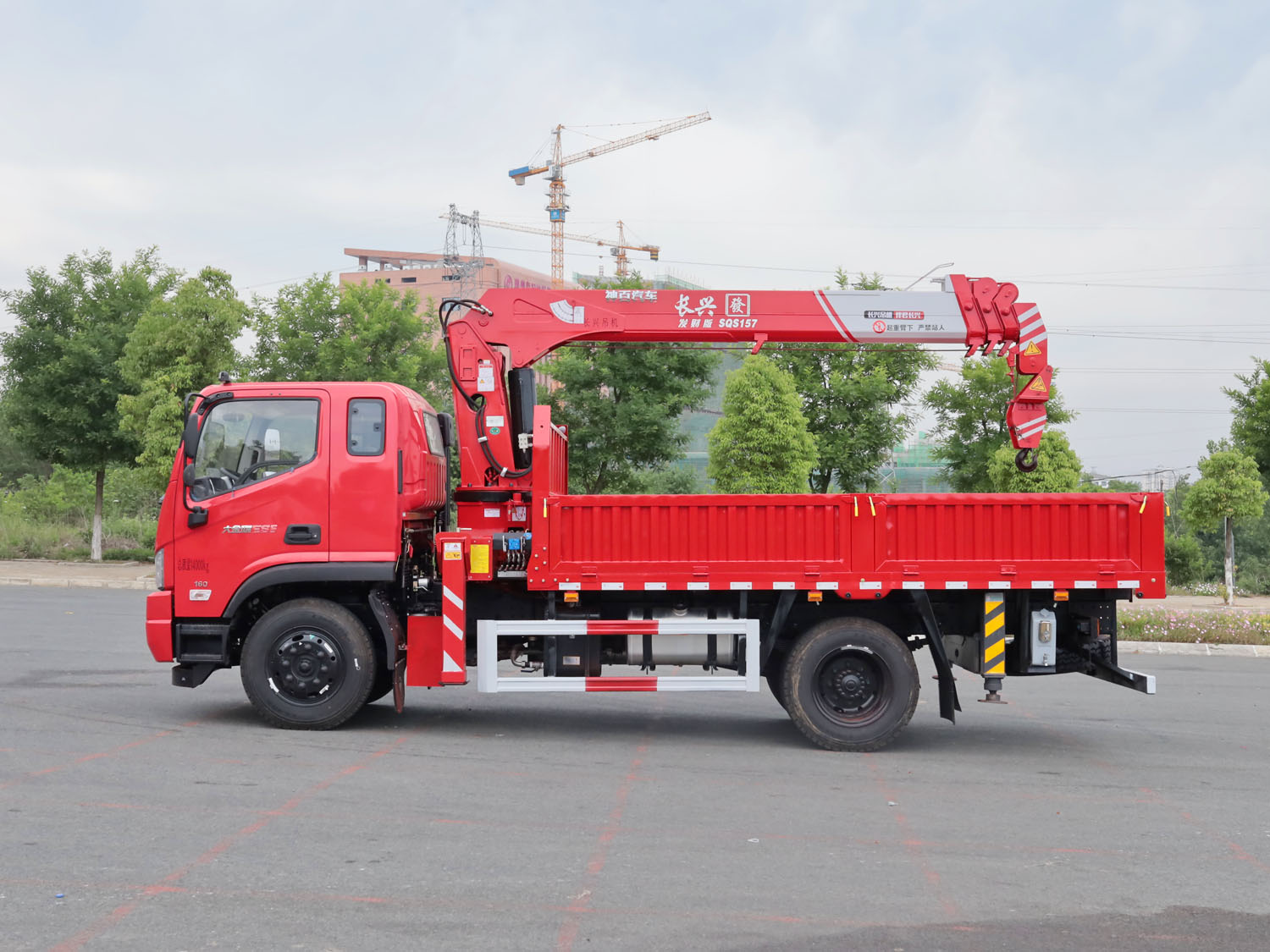 福田瑞沃排半上裝長(zhǎng)興發(fā)財(cái)版6.3噸直臂式吊機(jī) 福田瑞沃排半上裝長(zhǎng)興發(fā)財(cái)版6.3噸直臂式吊機(jī)