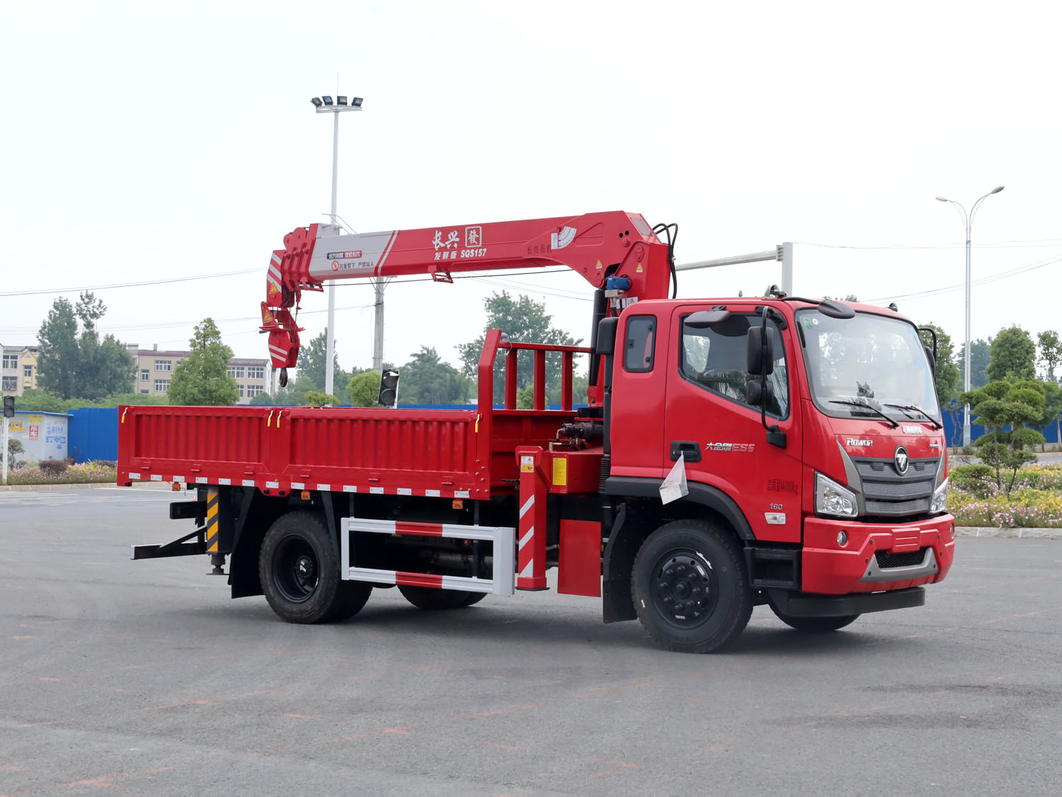 福田瑞沃排半上裝長(zhǎng)興發(fā)財(cái)版6.3噸直臂式吊機(jī) 福田瑞沃排半上裝長(zhǎng)興發(fā)財(cái)版6.3噸直臂式吊機(jī)