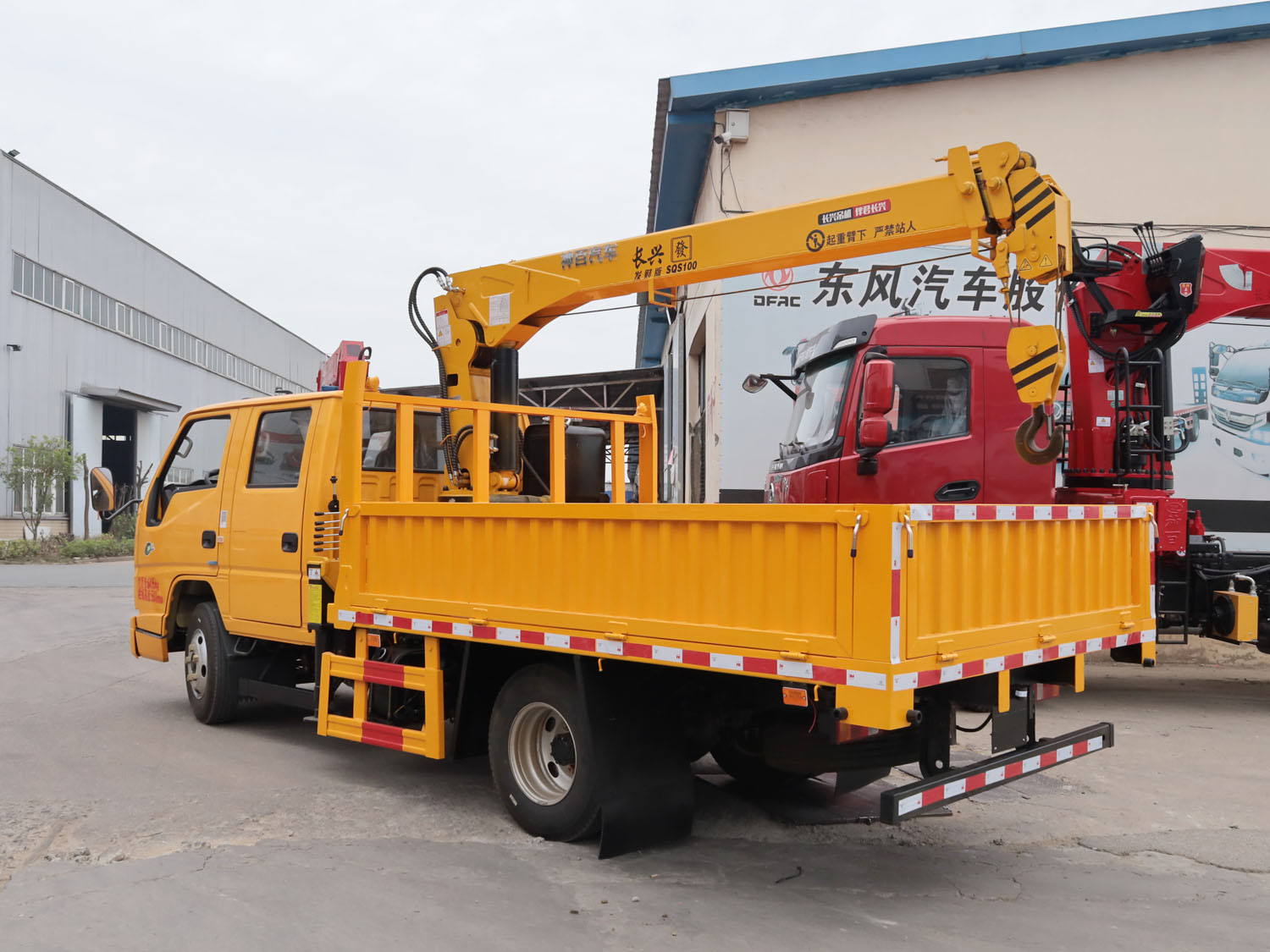 江鈴順達雙排上裝長興4噸直臂式吊機 江鈴順達雙排上裝長興4噸直臂式吊機