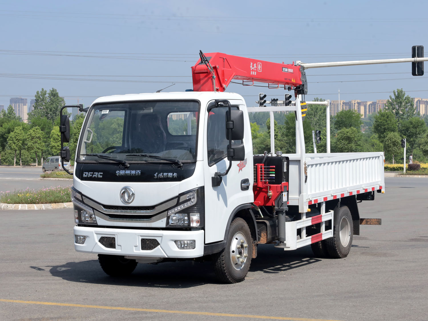 東風多利卡D6單排上裝長興4噸直臂式吊機（藍牌，4節臂）