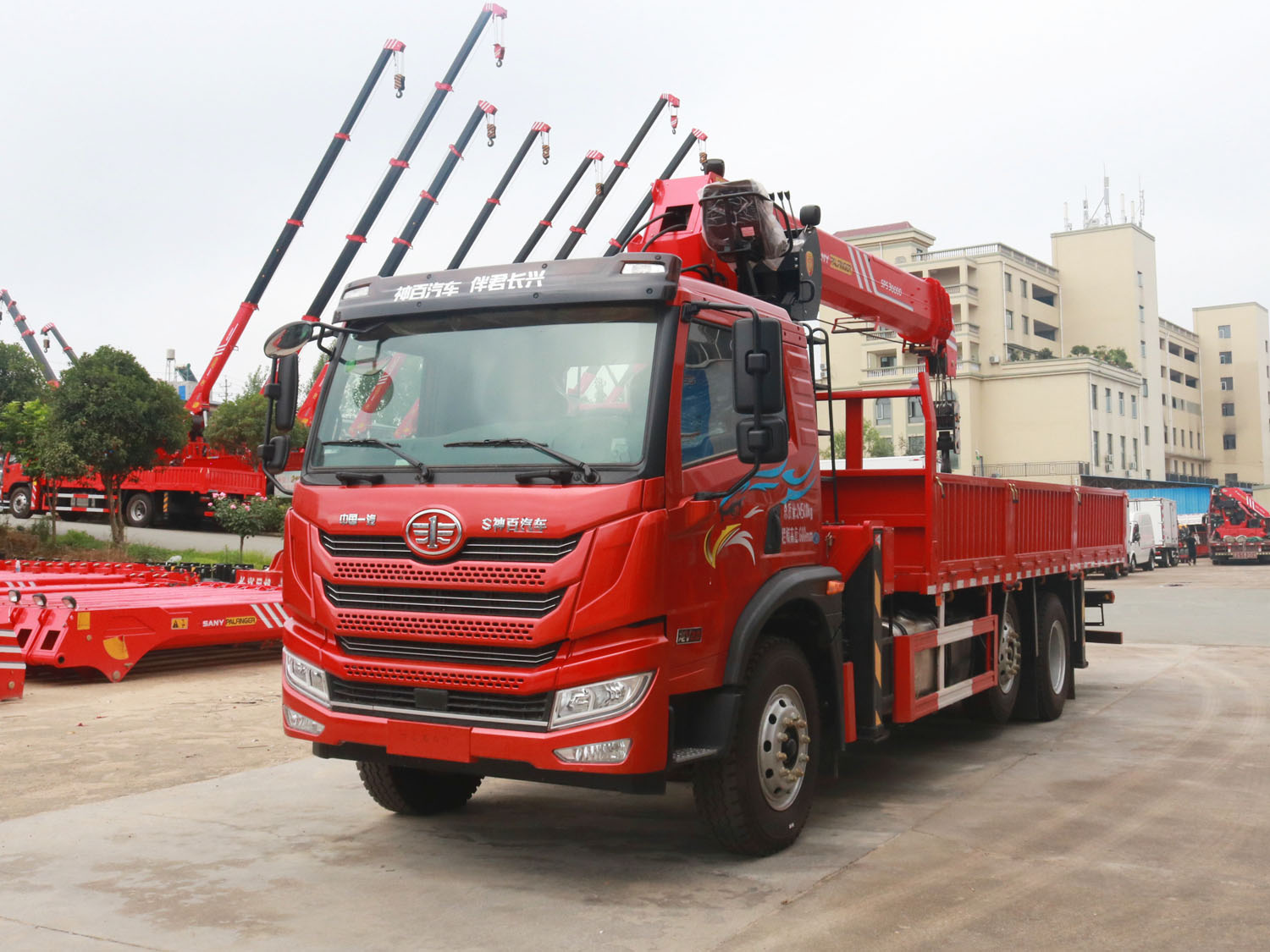 解放龍V2.0前提升橋上裝三一12噸直臂式吊機 解放龍V2.0前提升橋上裝三一12噸直臂式吊機