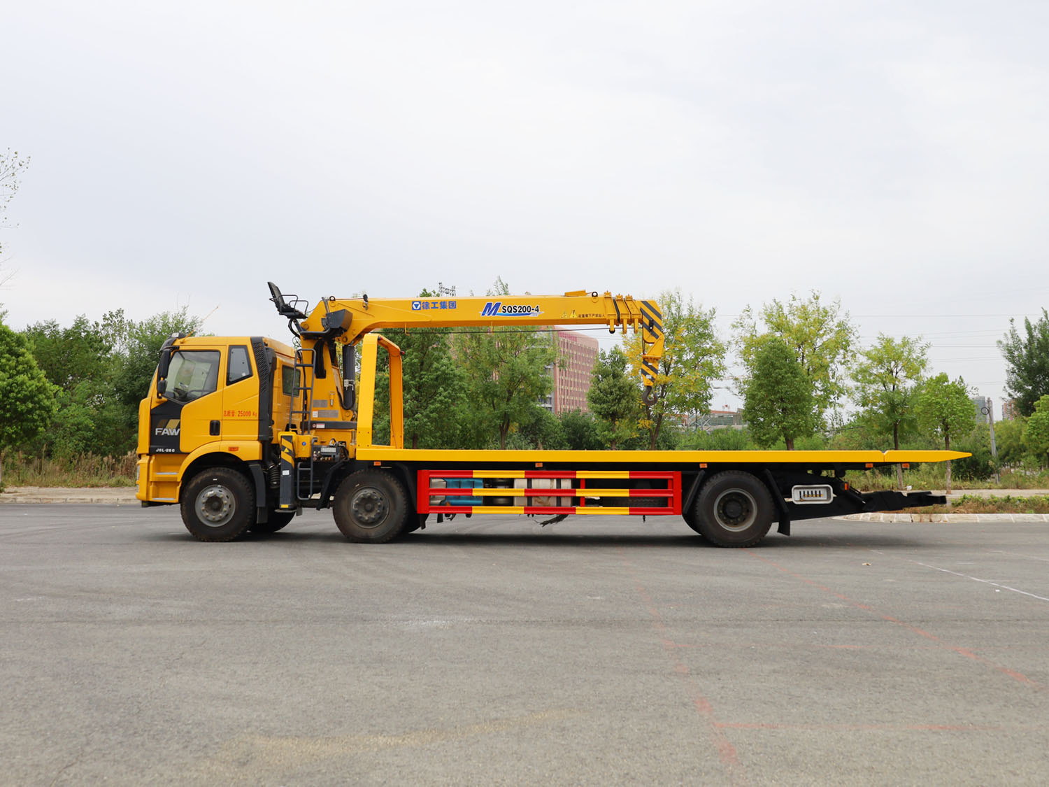 解放J6L小三軸清障帶吊上裝徐工8噸直臂式吊機 解放J6L小三軸清障帶吊上裝徐工8噸直臂式吊機