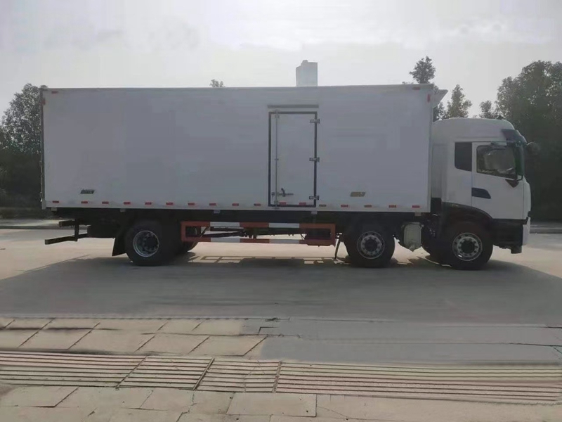 東風天錦KR小三軸冷藏車 東風天錦KR小三軸冷藏車