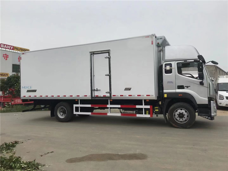 福田歐航國六高頂雙臥冷藏車 福田歐航國六高頂雙臥冷藏車