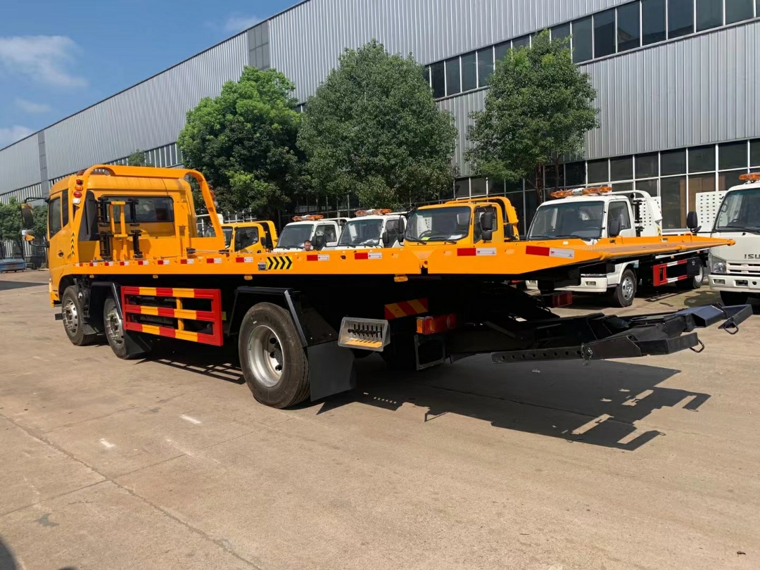 東風(fēng)天錦小三軸清障車 東風(fēng)天錦小三軸清障車