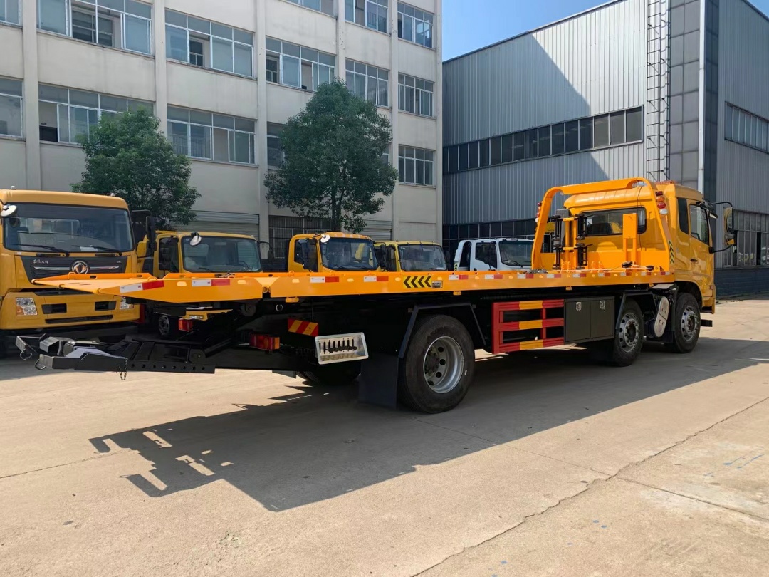 東風(fēng)天錦小三軸清障車 東風(fēng)天錦小三軸清障車