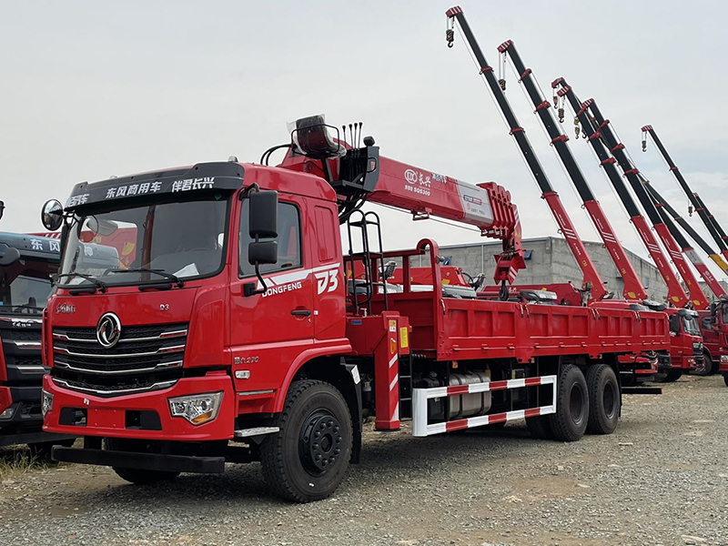 東風D3后八輪徐工12噸隨車吊 東風D3后八輪徐工12噸隨車吊