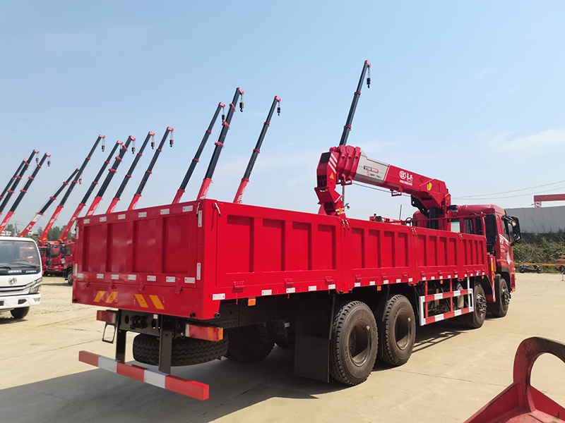 東風(fēng)暢行D7前四后八隨車吊